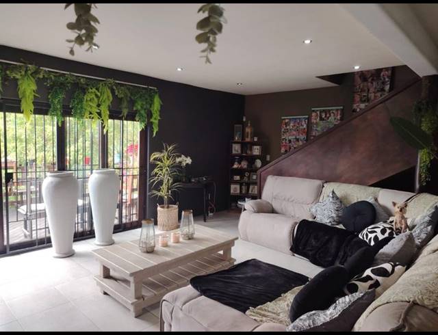 2 BEDROOM PROPERTY TO RENT IN HONEYDEW